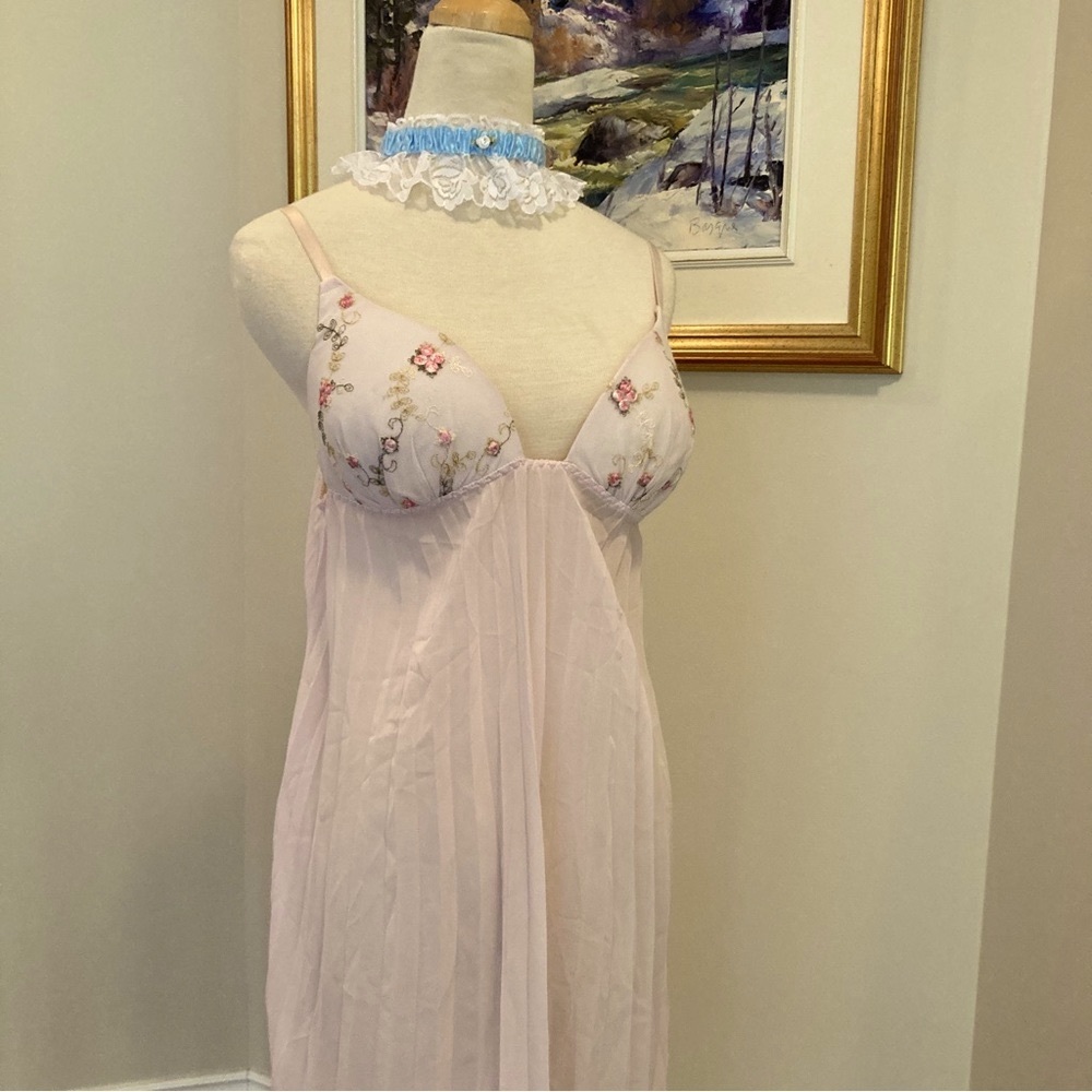 Vintage nuisette with embroidery 🌸